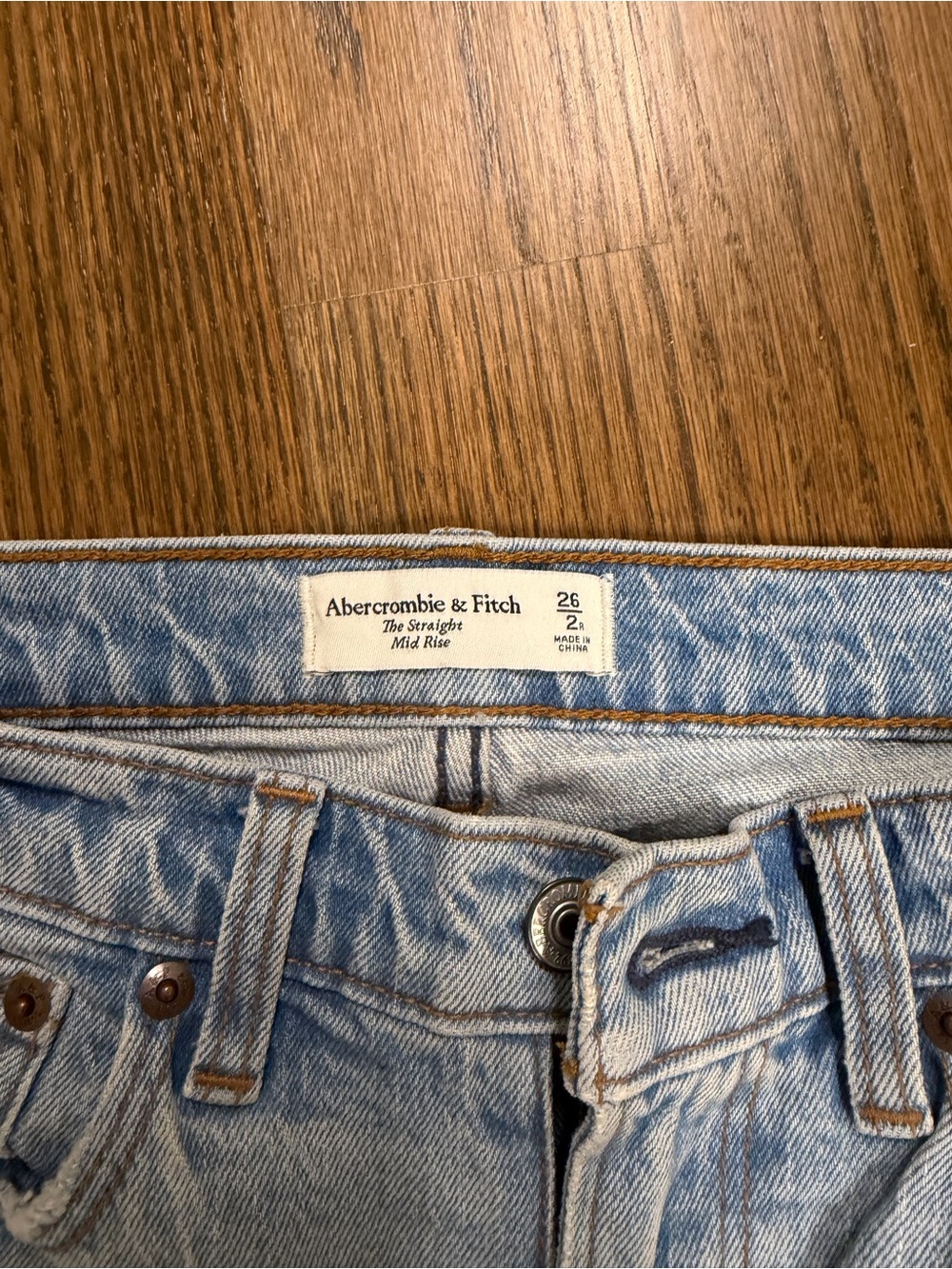A&F Women’s Mid Rise Jeans - Picture 5 of 5